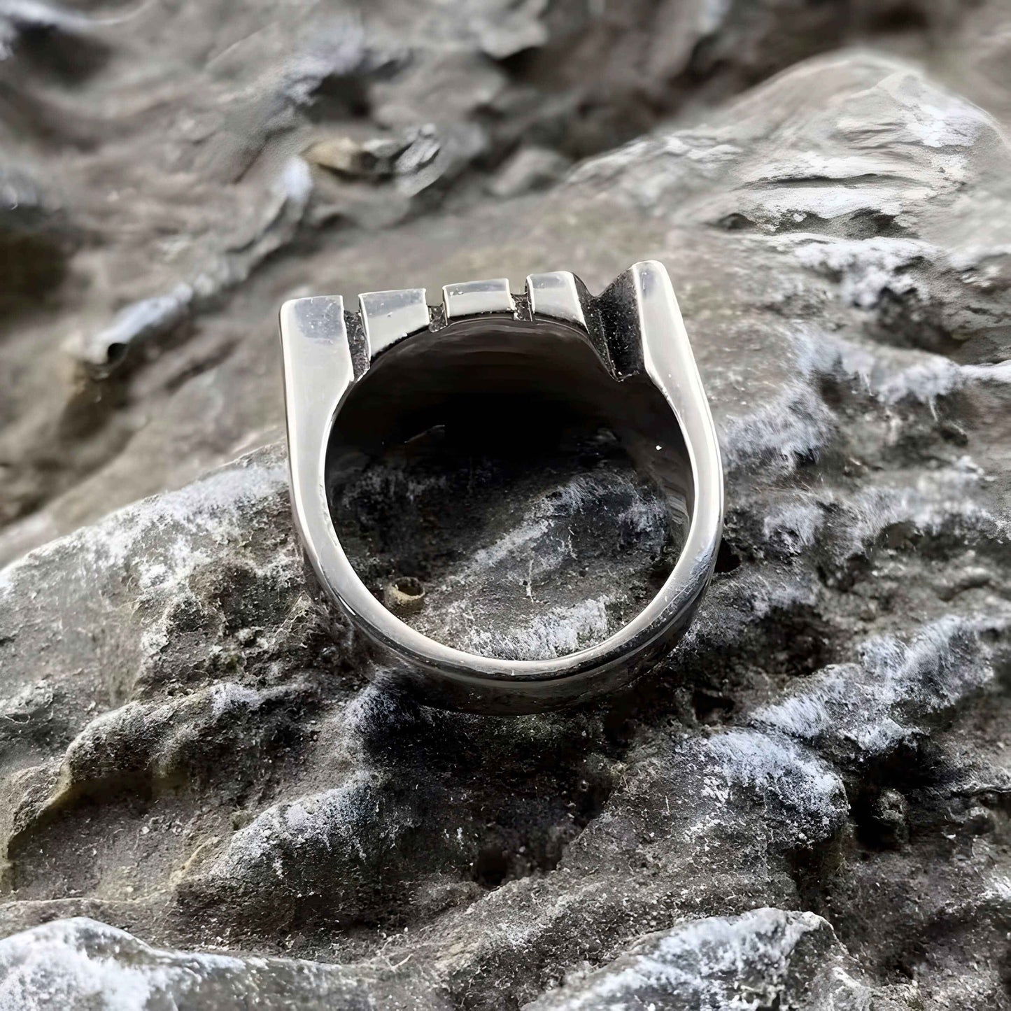 XIII, Steel Ring